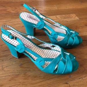 Turquoise, pinup heels!
